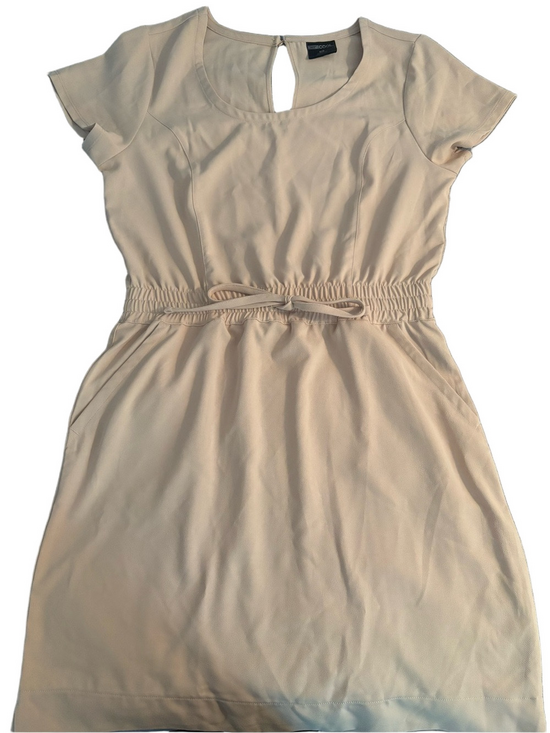 32 Degrees Dresses & Skirts - NWT 32 Degrees Cool Women’s Small Beige Dress Above Knee Defined Waist Pockets